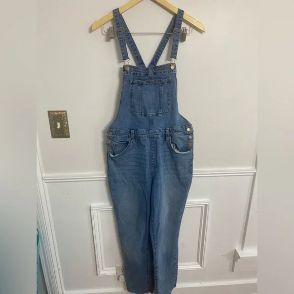 Universal Thread Light Blue Denim Overalls Size 12 / 31R Pockets Button Side EUC - Picture 1 of 9